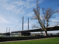 Мост в Дюссельдорфе